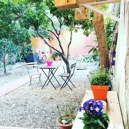 Green Door Gracia בית אירוח ברצלונה