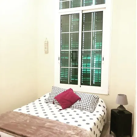 Δωμάτια σε οικογενειακή κατοικία Green Door Gracia *