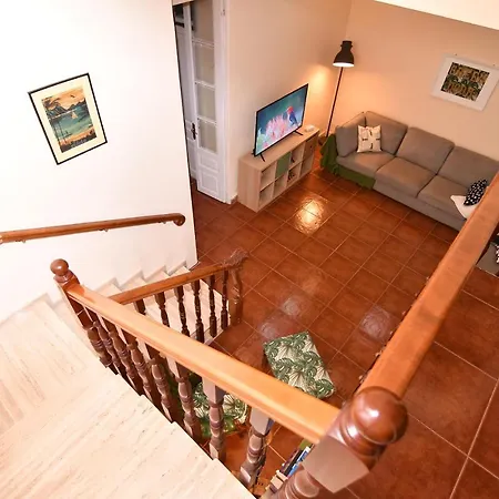 Green Door Gracia Homestay *
